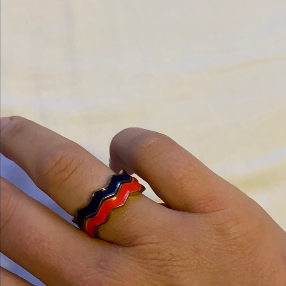 Stackable chevron rings